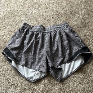 lululemon hotty hot shorts 4”